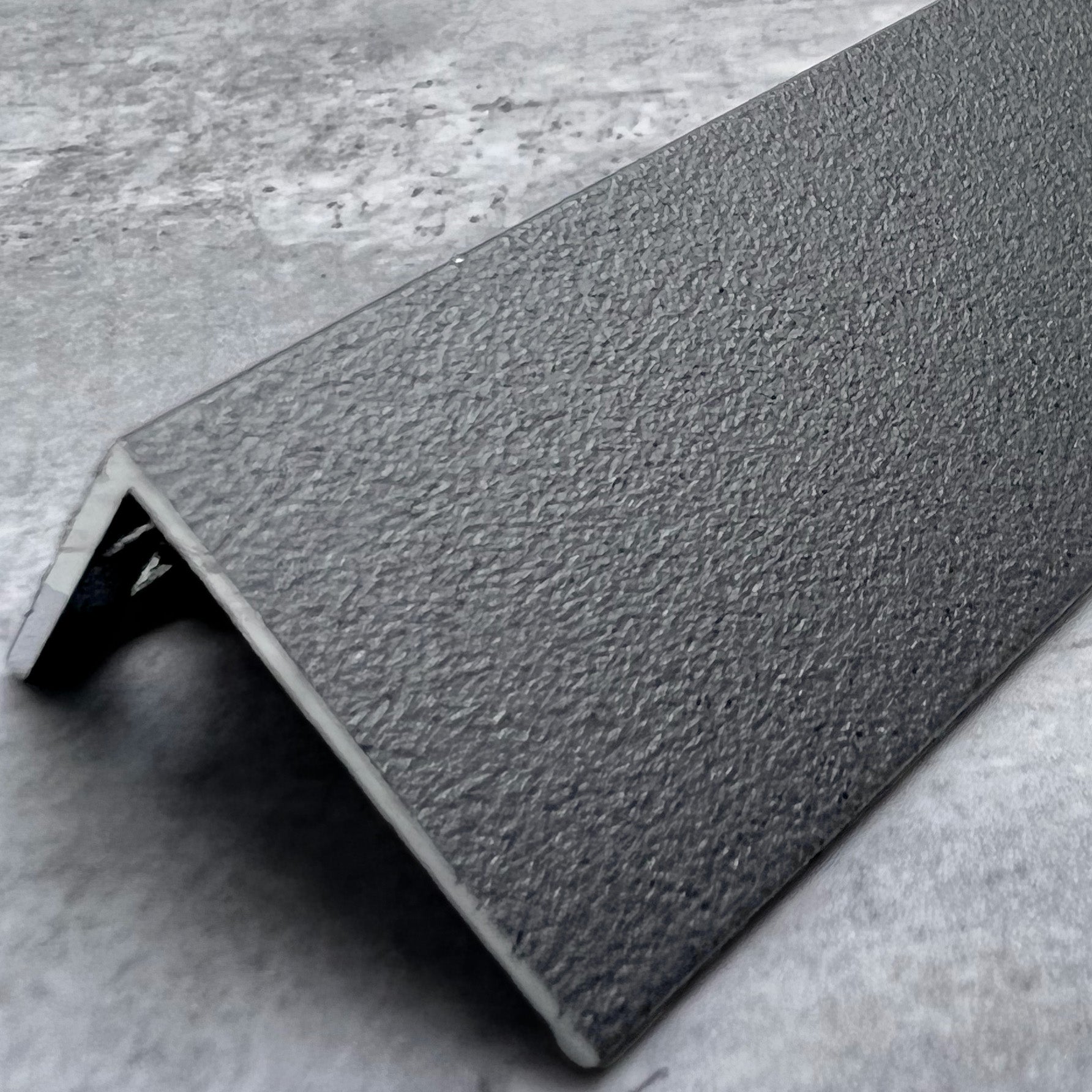 22.5mm Square Edge Anthracite Tile Trim