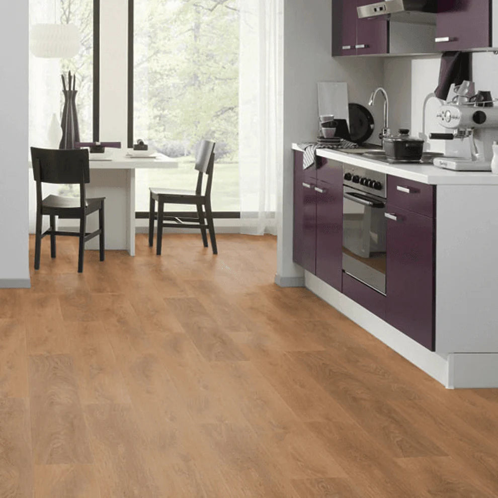 Harlech Oak - Classic 8mm Laminate Flooring