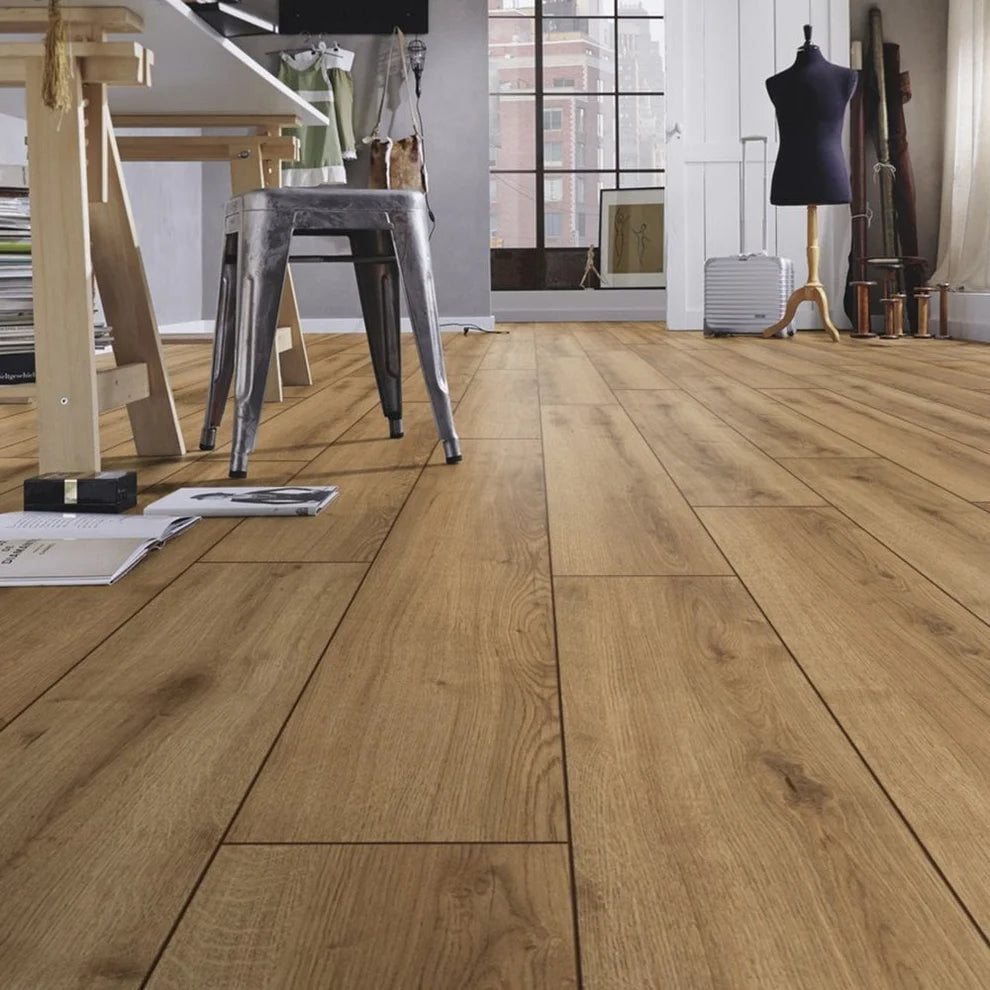 Apricate Natural Oak - 12mm Laminate Flooring