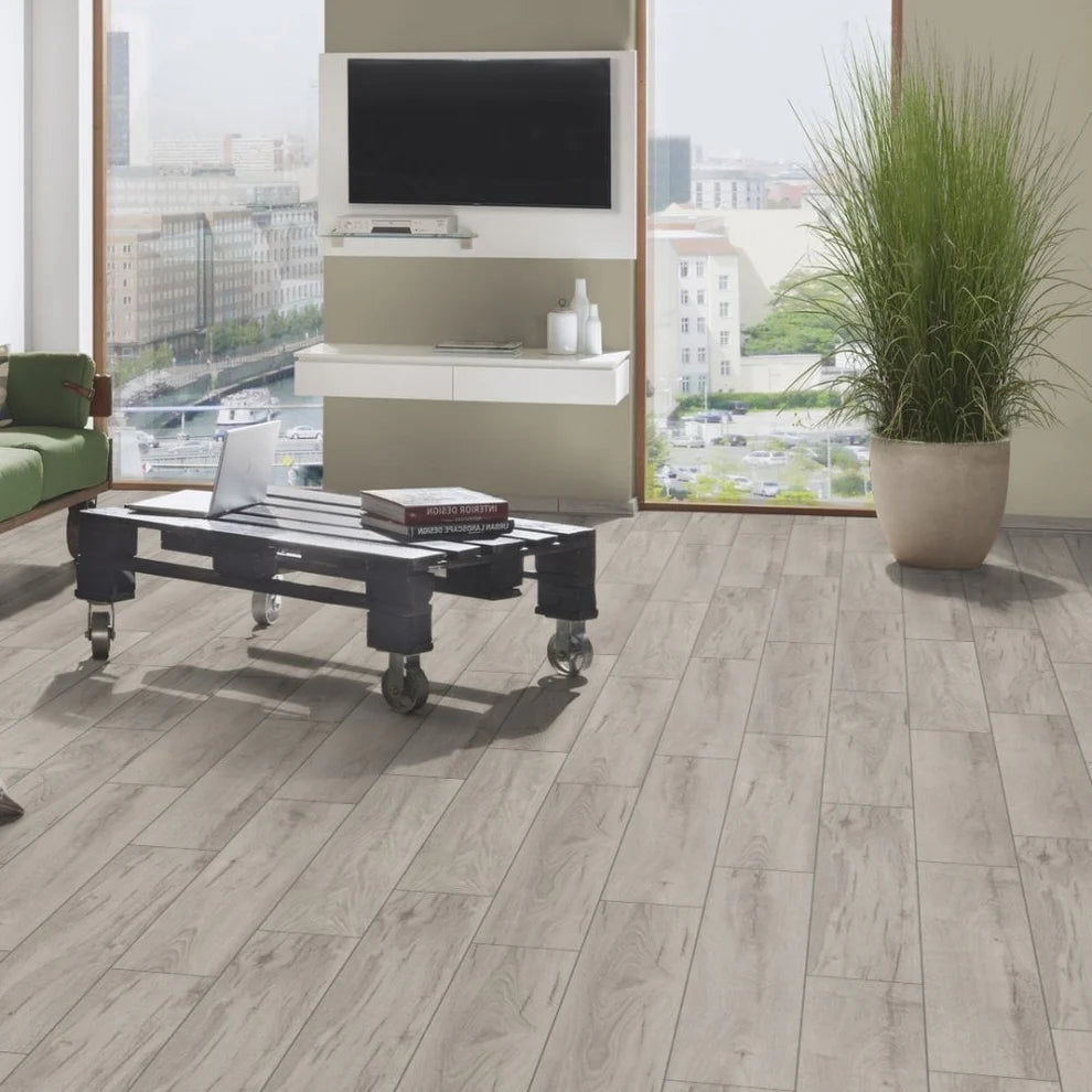 Longbow Oak - 8mm Embossed Laminate Flooring