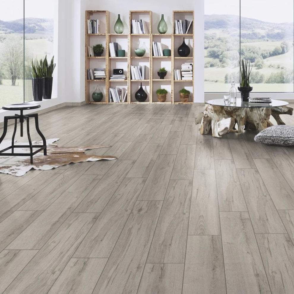 Longbow Oak - 8mm Embossed Laminate Flooring