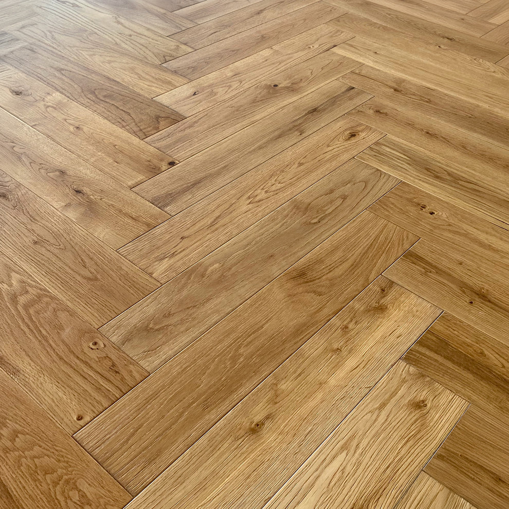 Natural Oak - Herringbone 18mm UV Lacquered Solid Real Wood Flooring
