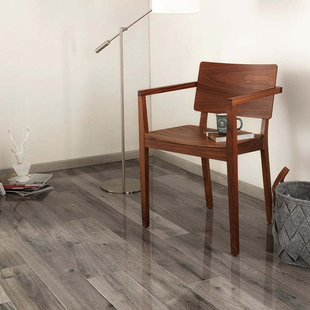 Acorn Earth Oak - 8mm High Gloss Laminate Flooring
