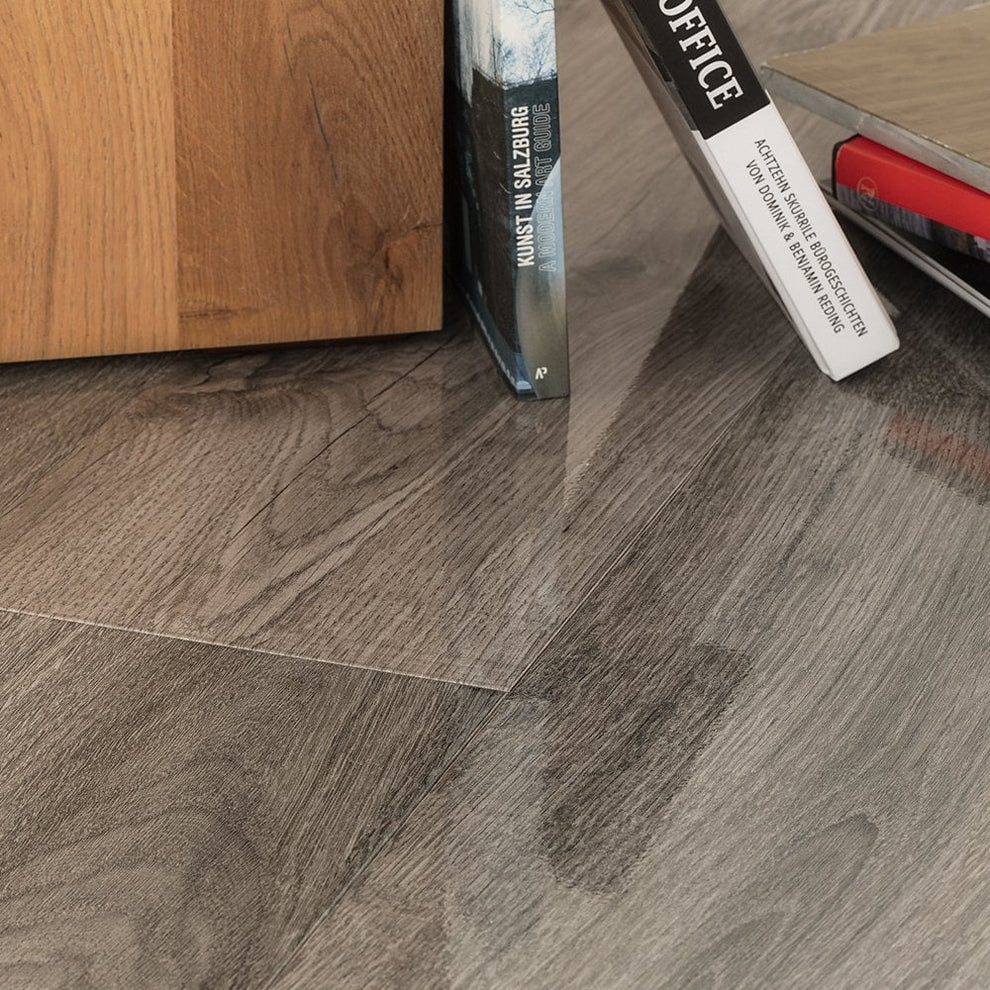 Acorn Earth Oak - 8mm High Gloss Laminate Flooring