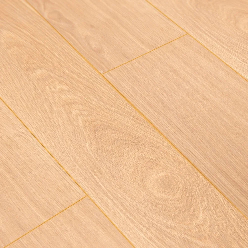 Waveless Nature Oak - Exquisite 8mm Laminate Flooring